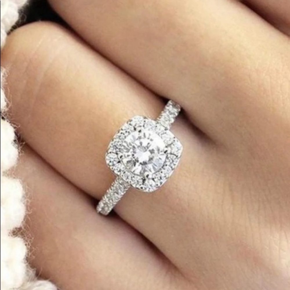 One day Sale!925 sterling silver engagement ring